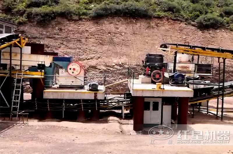 沖擊破搭配顎破、圓錐破現(xiàn)場(chǎng)